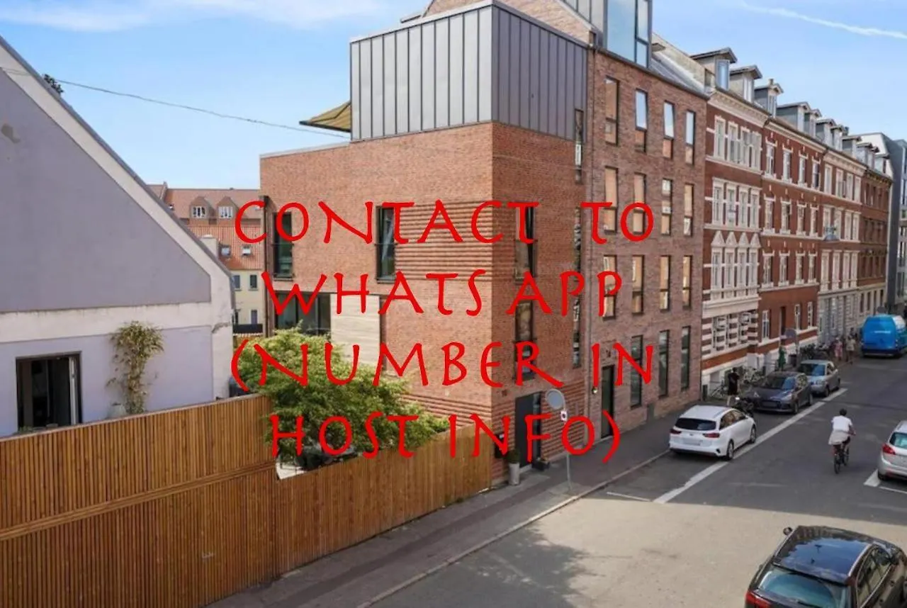 Byhus Midt I Byen M Tagterrasse Appartement Århus