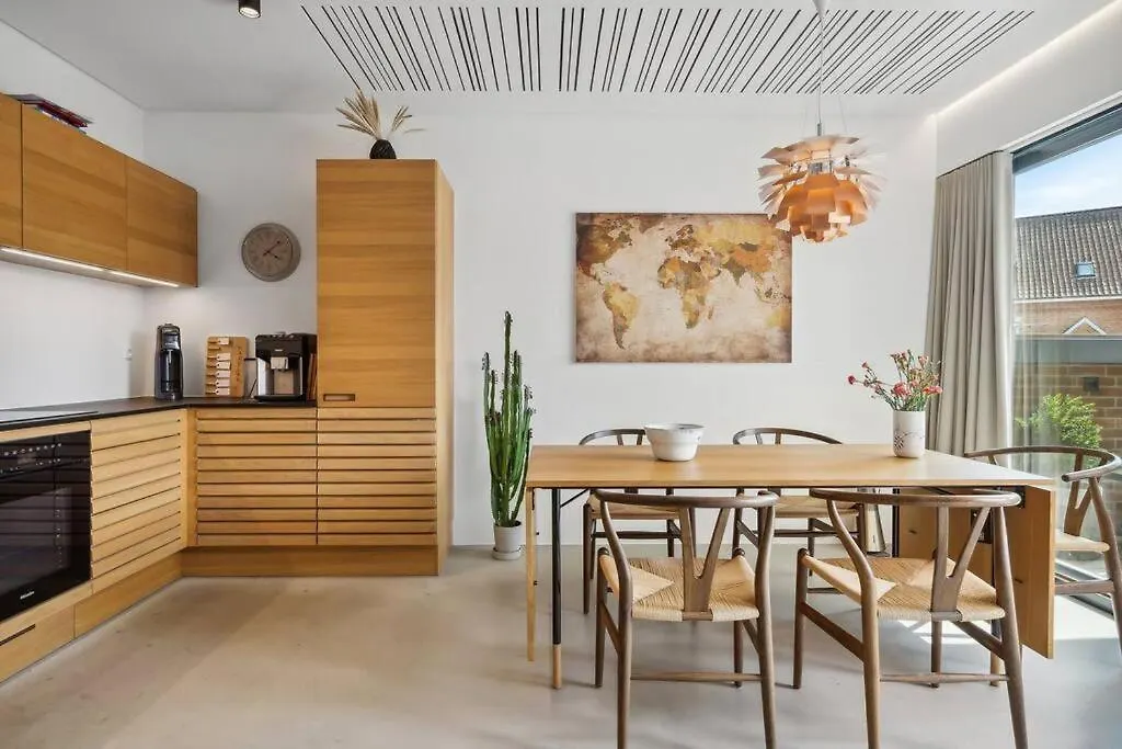 Byhus Midt I Byen M Tagterrasse Appartement Århus